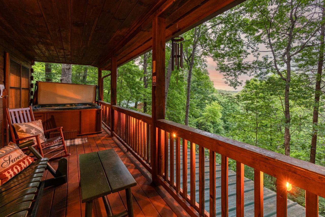 Secluded Sunrise Ridge-10 Min From Blue Ridge, King Beds, Hot Tub, 2 Porches, Fireplace Wood Burning, Mountain View, Cozy Bagian luar foto