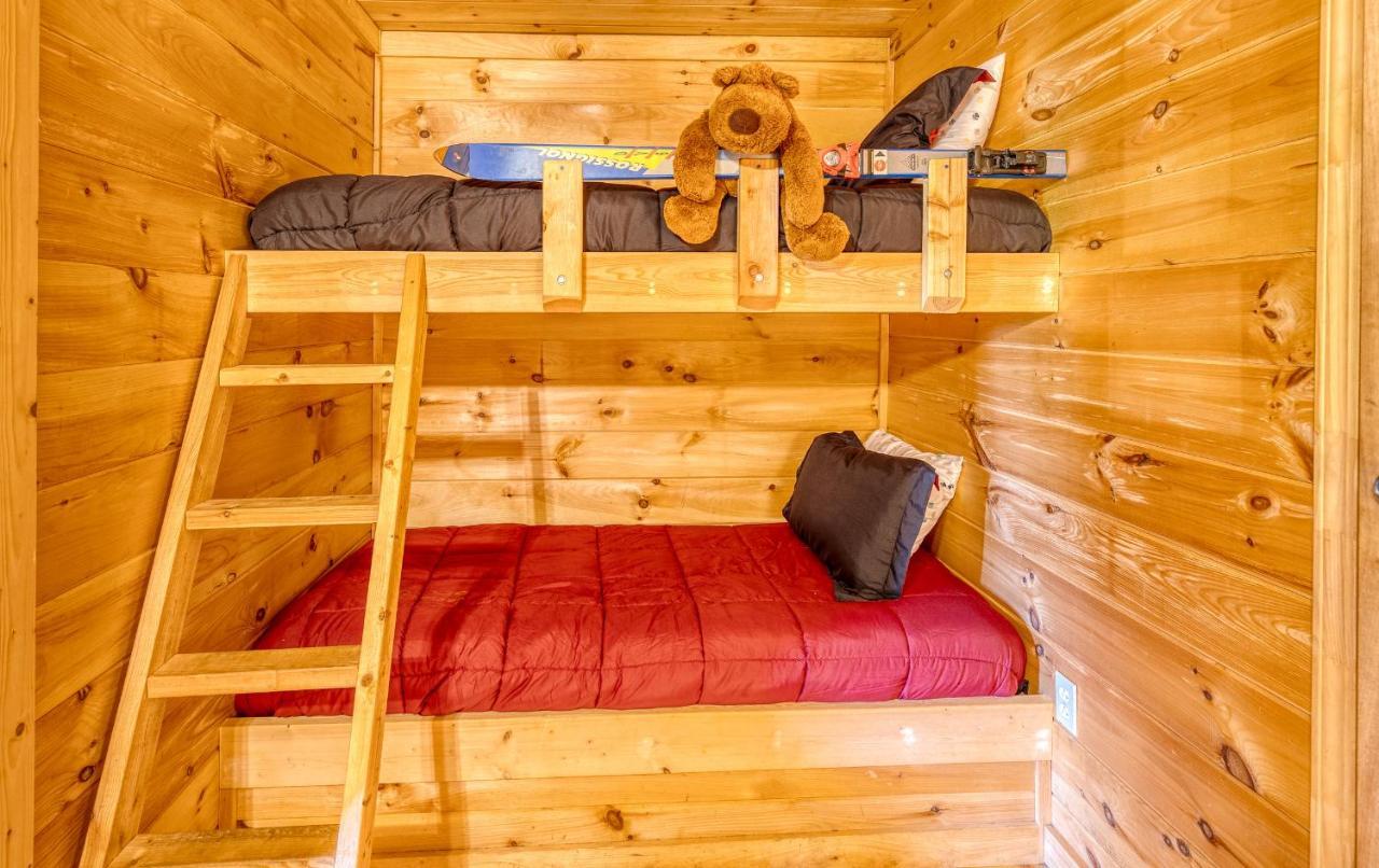 Secluded Sunrise Ridge-10 Min From Blue Ridge, King Beds, Hot Tub, 2 Porches, Fireplace Wood Burning, Mountain View, Cozy Bagian luar foto